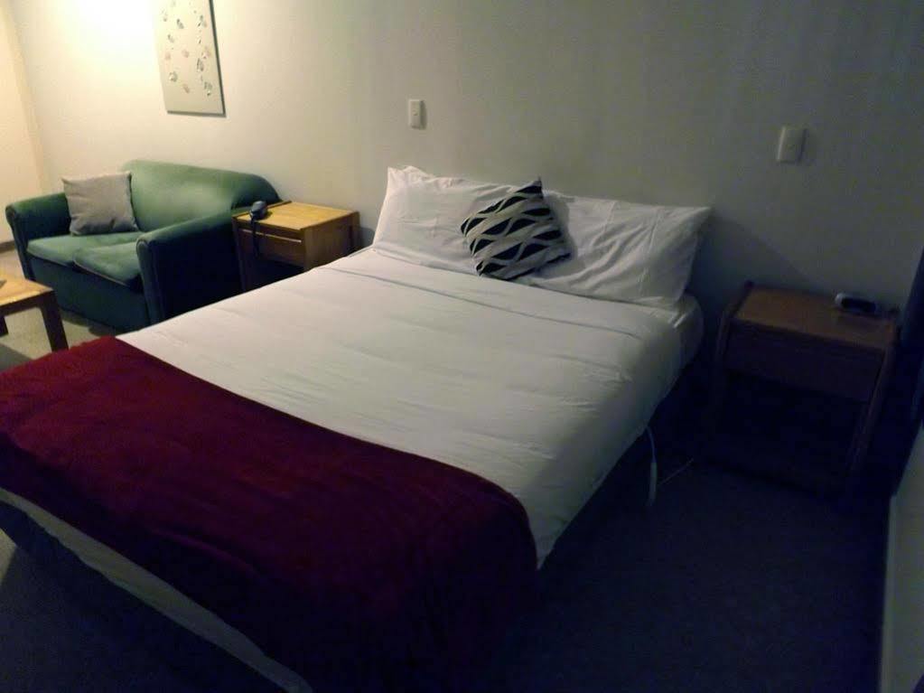 Karaka Tree Motel Taupomeer Buitenkant foto
